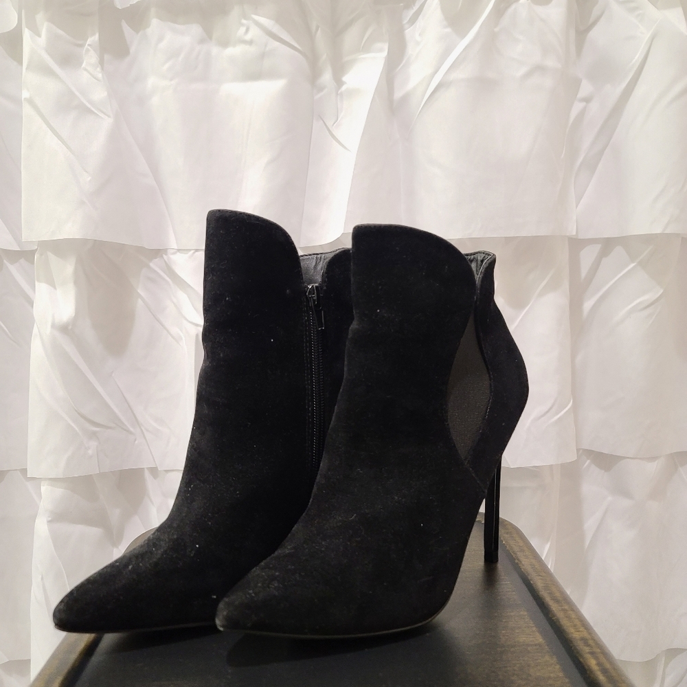 Black boots size 8